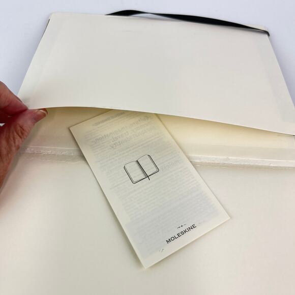 Moleskine Classic Notebook Soft Cover XL 7.5in x 9.75in Plain Blank - Picture 2 of 6